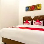 OYO Flagship 1794 Kamojo Gh Medan