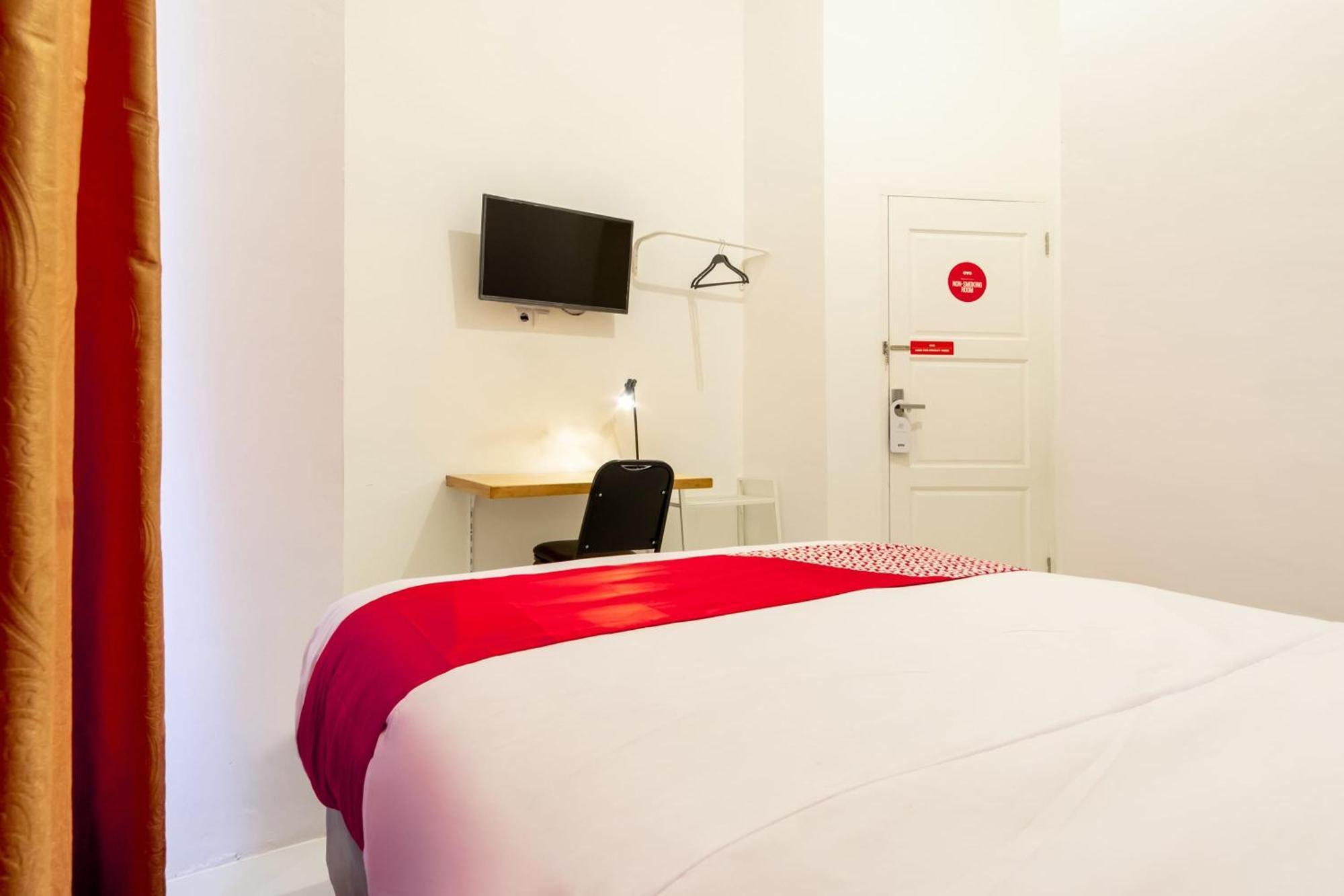 Capital O 92444 Kamojo Hotel 3*